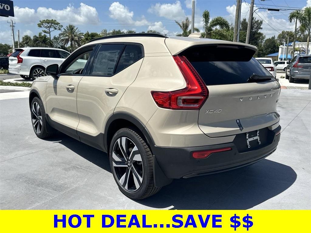 new 2025 Volvo XC40 car, priced at $50,640