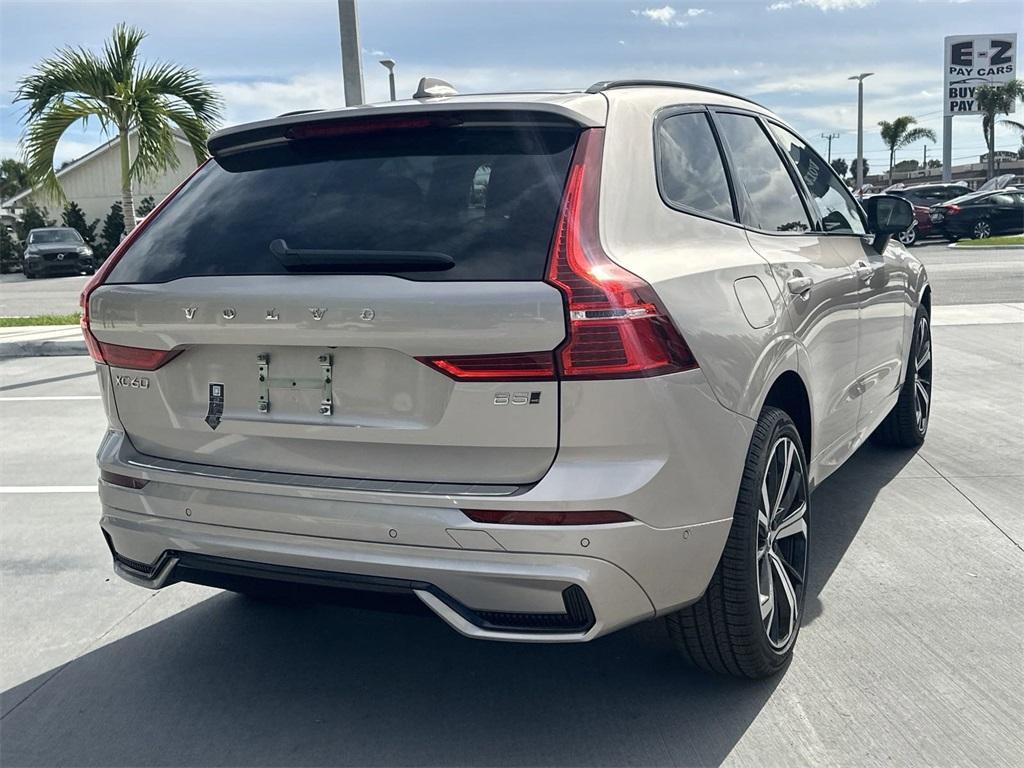 new 2025 Volvo XC60 car, priced at $60,275