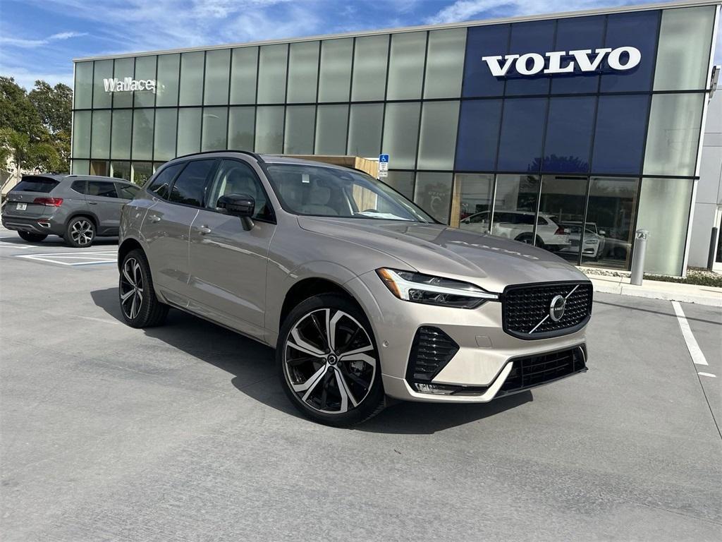 new 2025 Volvo XC60 car, priced at $60,275