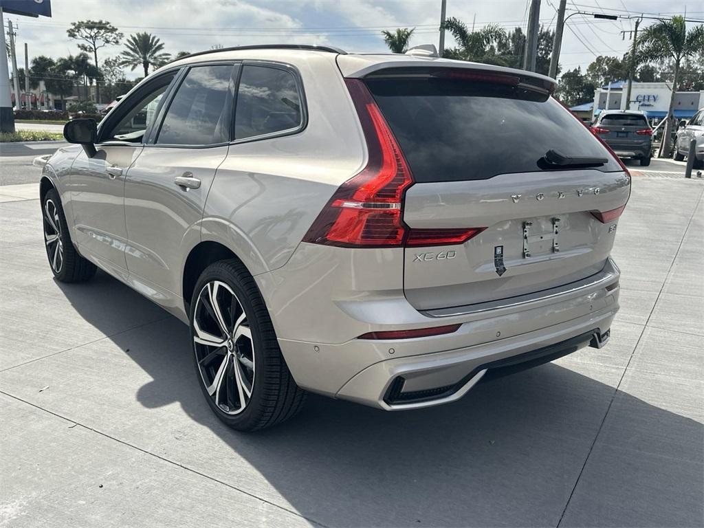 new 2025 Volvo XC60 car, priced at $60,275