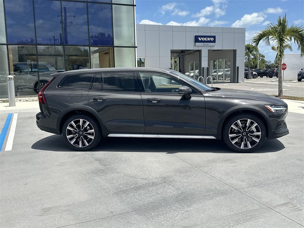 new 2025 Volvo V60 Cross Country car, priced at $57,695
