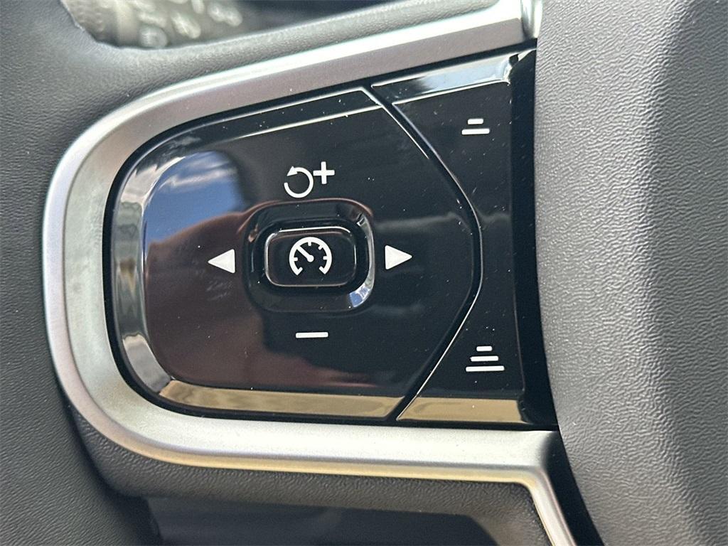 new 2025 Volvo XC90 car, priced at $65,555