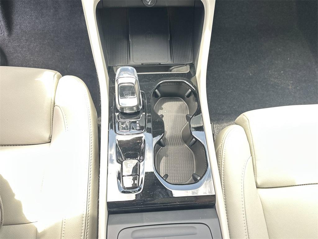 new 2025 Volvo XC40 car, priced at $48,292