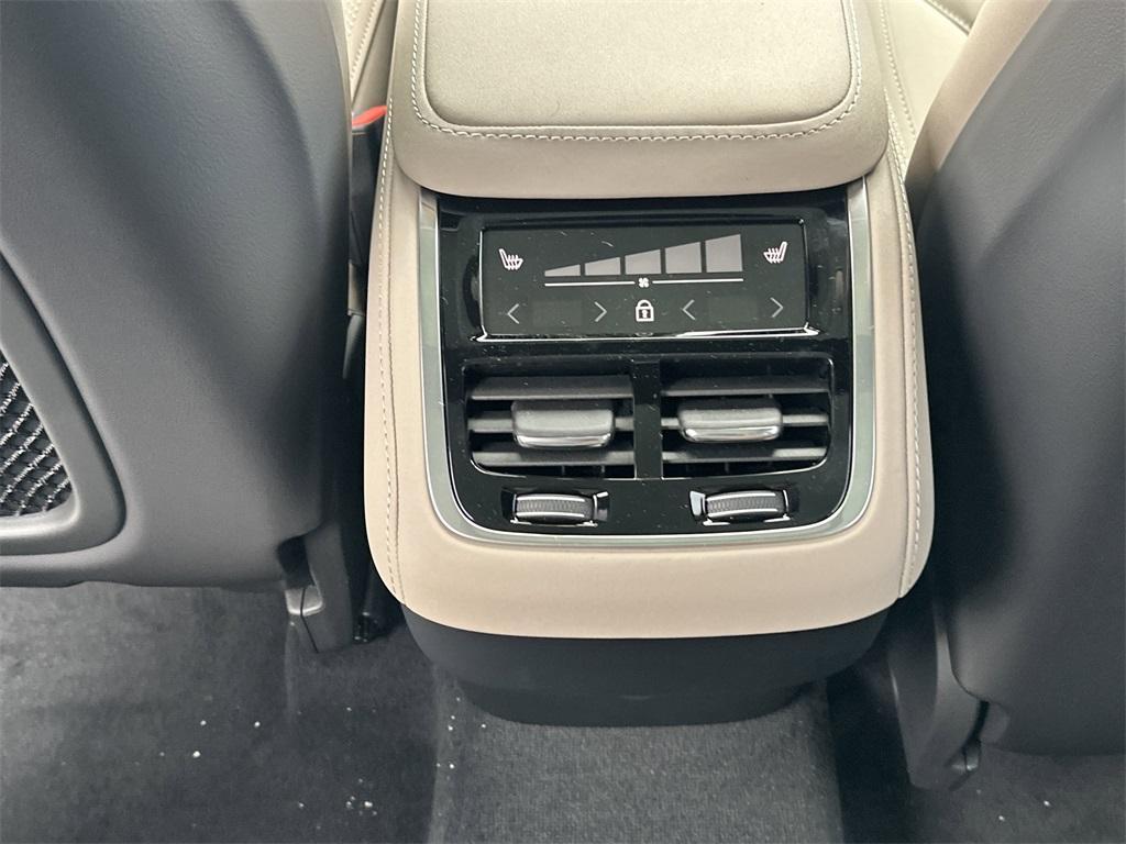 new 2026 Volvo XC90 car, priced at $71,825