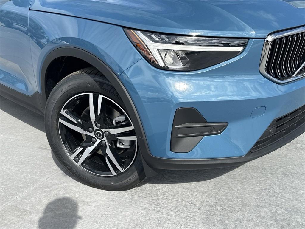 new 2025 Volvo XC40 car, priced at $43,045