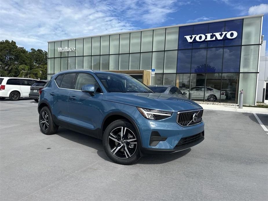 new 2025 Volvo XC40 car, priced at $43,045