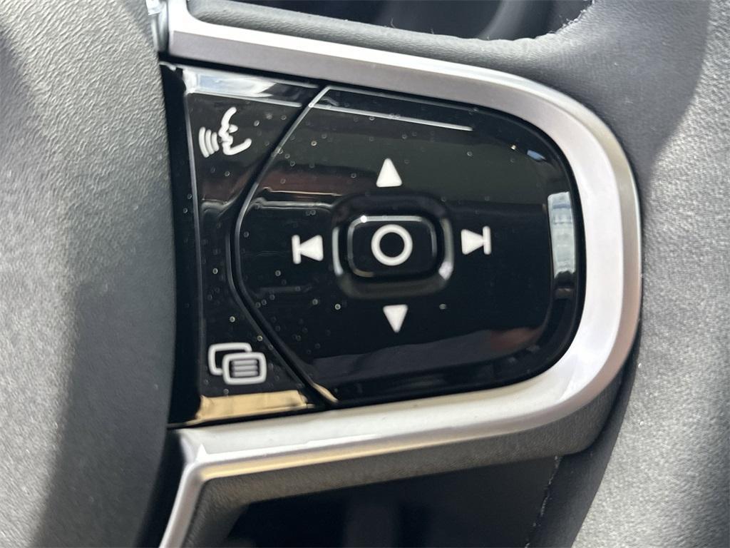 new 2025 Volvo XC90 car, priced at $69,155