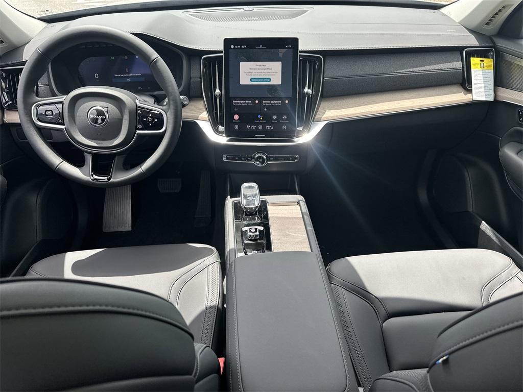 new 2025 Volvo XC90 car, priced at $69,155