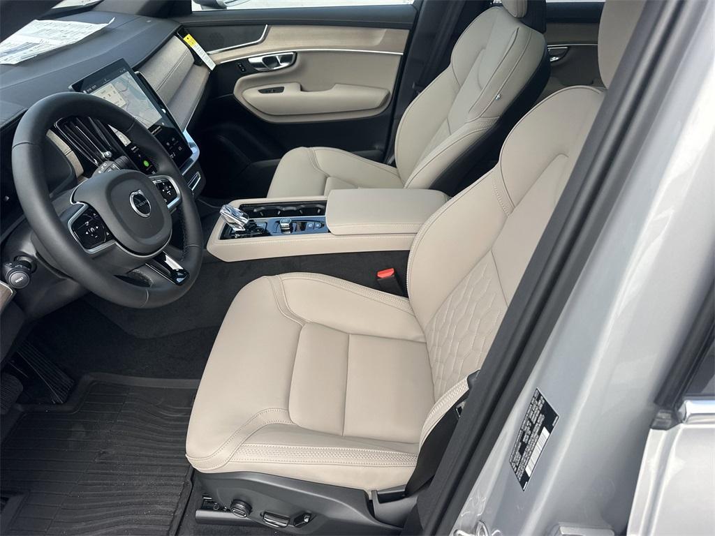 new 2025 Volvo XC90 car, priced at $62,196