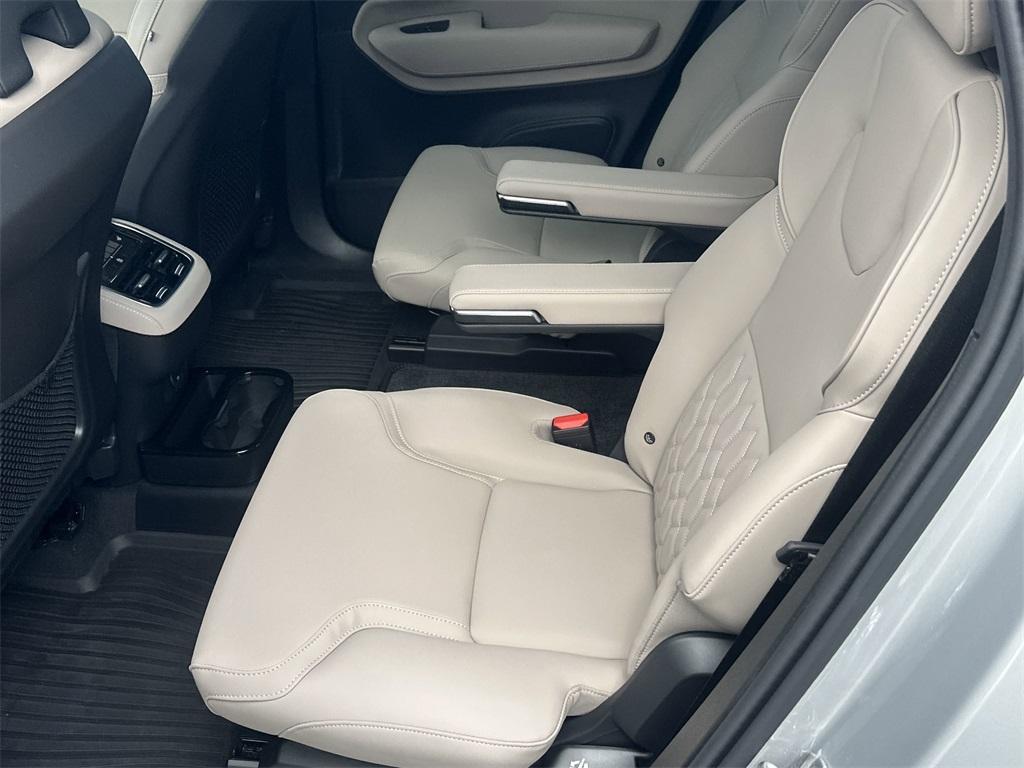 new 2025 Volvo XC90 car, priced at $62,196