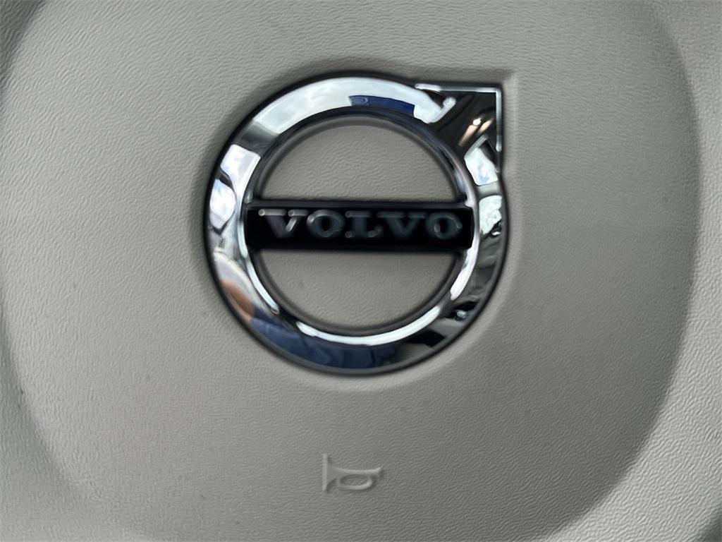 new 2025 Volvo XC60 car, priced at $53,527