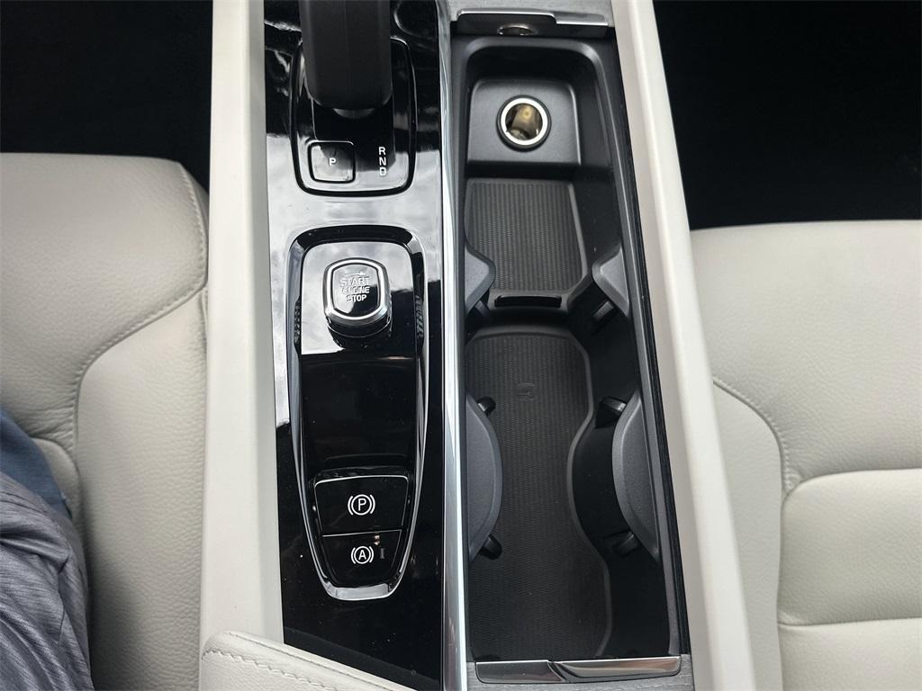 new 2025 Volvo XC60 Plug-In Hybrid car, priced at $62,665