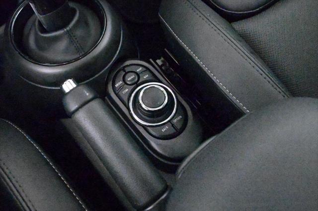 used 2022 MINI Hardtop car, priced at $26,500