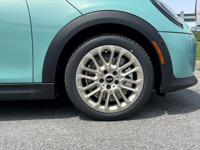 new 2025 MINI Hardtop car, priced at $37,580