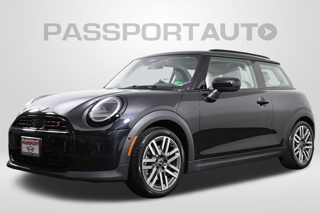 used 2025 MINI Hardtop car, priced at $29,500