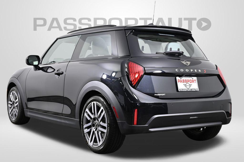 used 2025 MINI Hardtop car, priced at $29,500