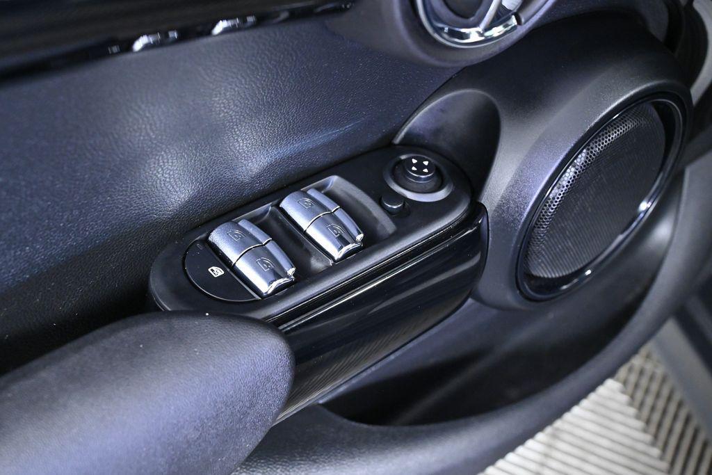 used 2021 MINI Hardtop car, priced at $23,500