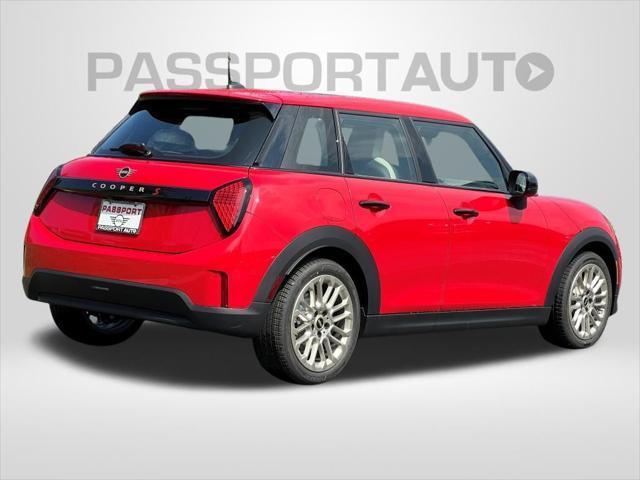 new 2025 MINI Hardtop car, priced at $36,595