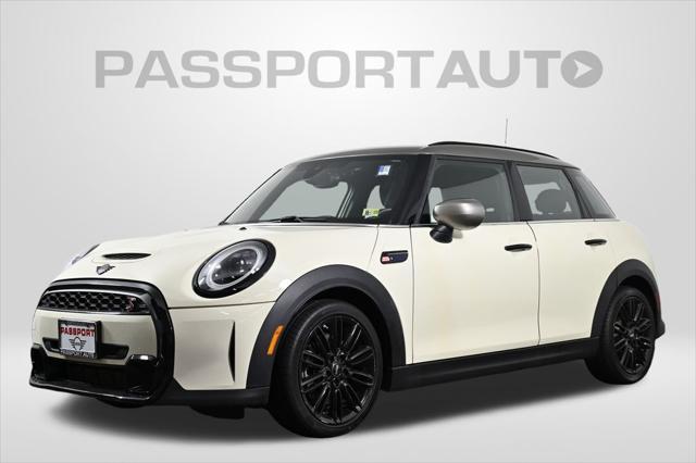 used 2023 MINI Hardtop car, priced at $28,800