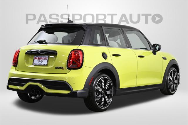 used 2024 MINI Hardtop car, priced at $35,000