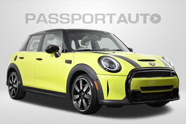 used 2024 MINI Hardtop car, priced at $35,000