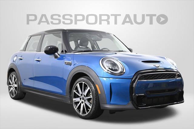 used 2022 MINI Hardtop car, priced at $26,800
