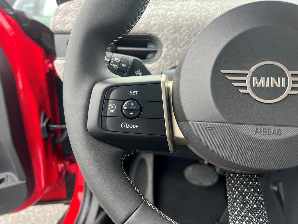 new 2025 MINI Hardtop car, priced at $37,115
