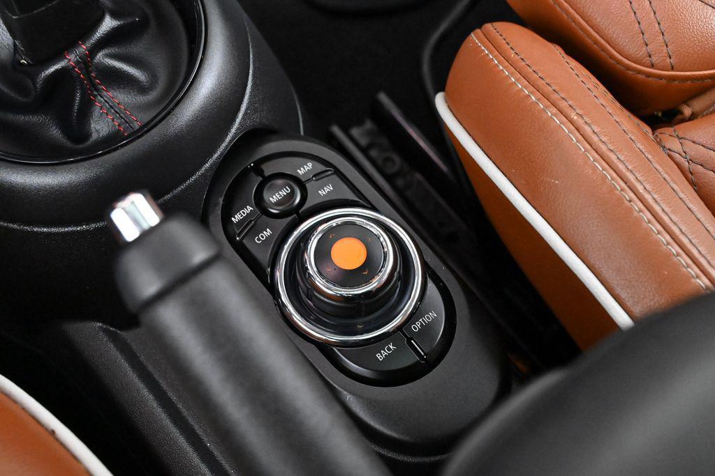 used 2021 MINI Hardtop car, priced at $25,000