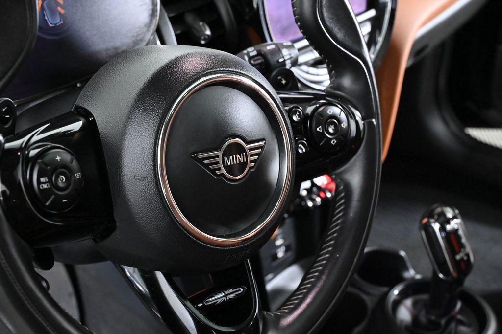 used 2021 MINI Hardtop car, priced at $25,000