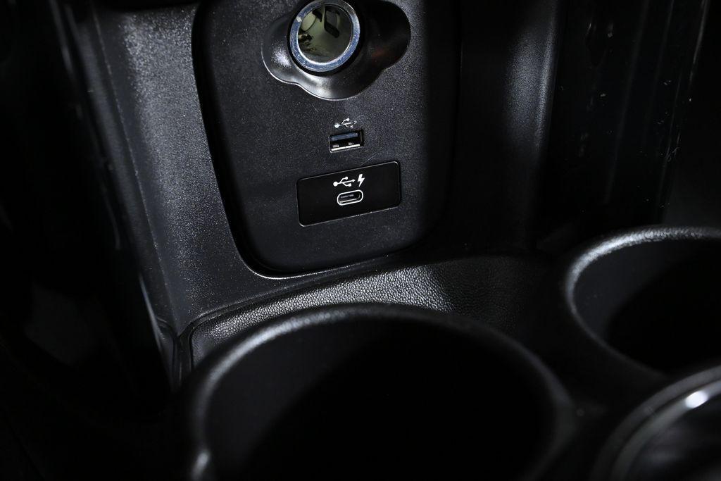used 2021 MINI Hardtop car, priced at $25,000