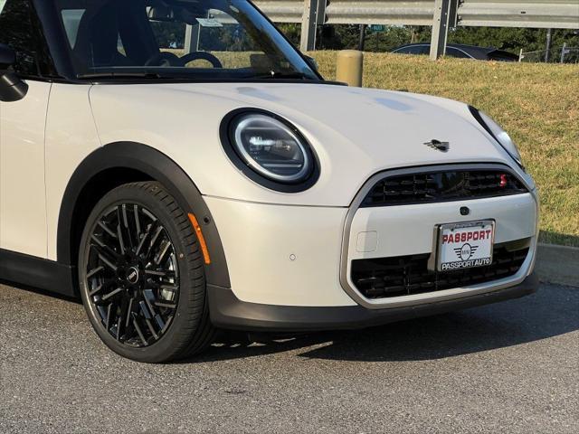 new 2025 MINI Hardtop car, priced at $38,455