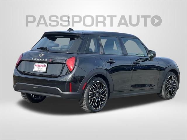 new 2025 MINI Hardtop car, priced at $39,380