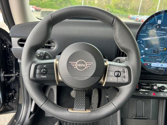 new 2025 MINI Hardtop car, priced at $32,825