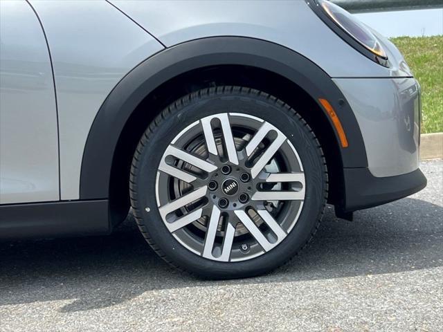 new 2025 MINI Hardtop car, priced at $37,110