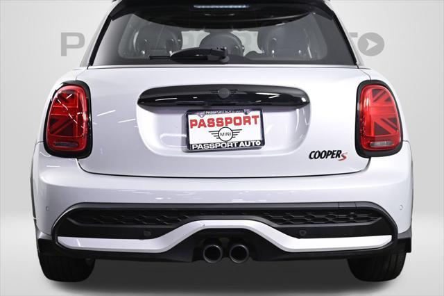 used 2022 MINI Hardtop car, priced at $27,000