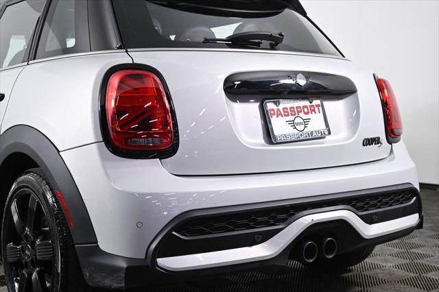 used 2022 MINI Hardtop car, priced at $27,000