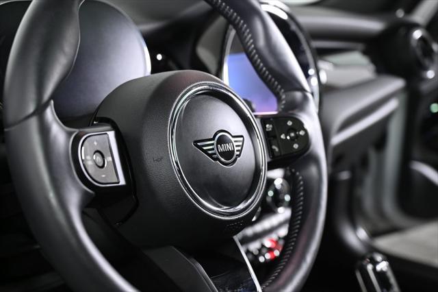 used 2022 MINI Hardtop car, priced at $27,000