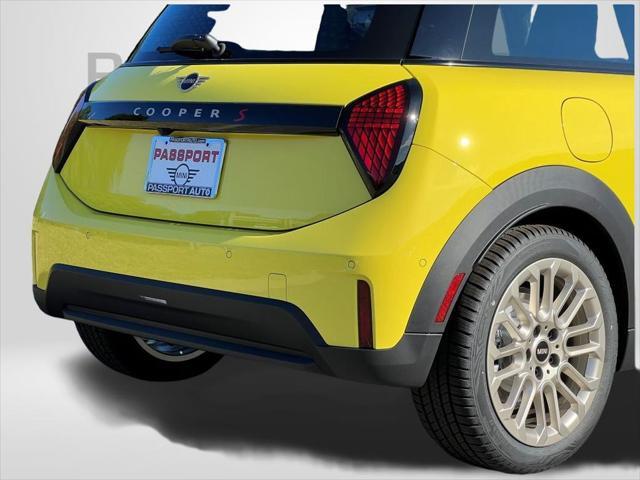 new 2025 MINI Hardtop car, priced at $38,295