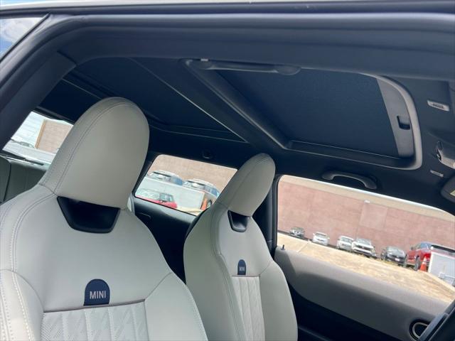 new 2025 MINI Hardtop car, priced at $35,525
