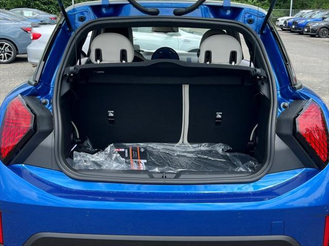 new 2025 MINI Hardtop car, priced at $35,525