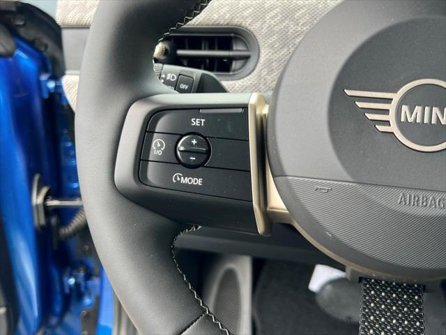 new 2025 MINI Hardtop car, priced at $35,525