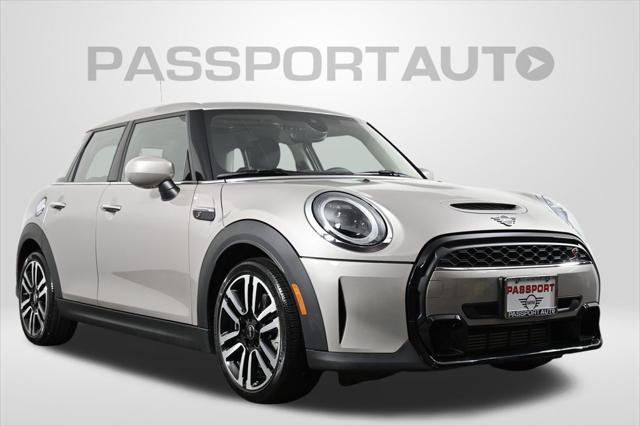 used 2022 MINI Hardtop car, priced at $28,000