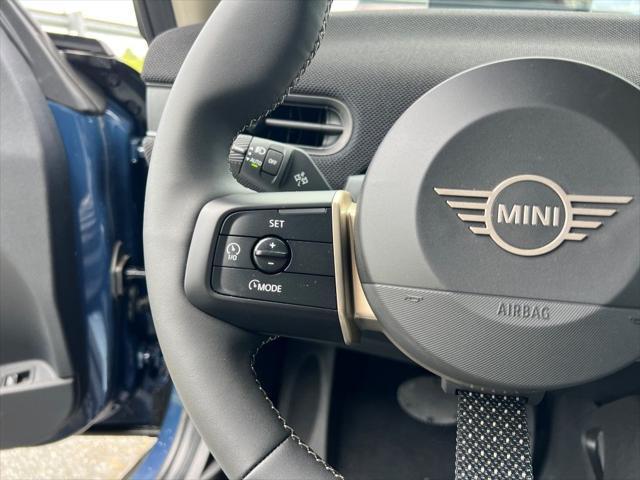 new 2025 MINI Hardtop car, priced at $37,295