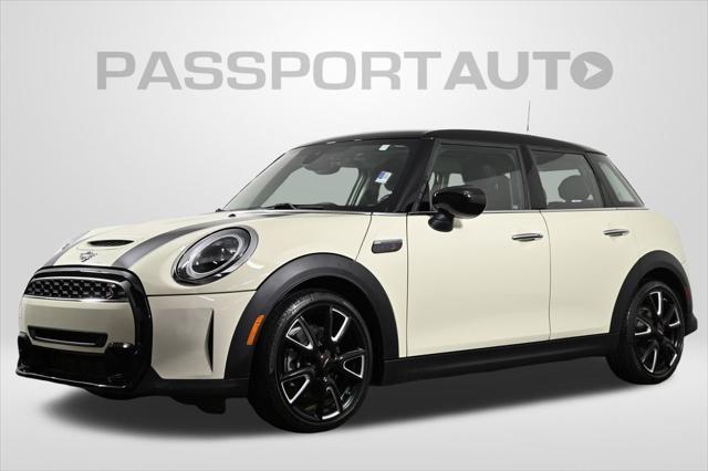 used 2023 MINI Hardtop car, priced at $27,500