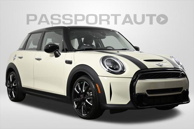 used 2023 MINI Hardtop car, priced at $27,500