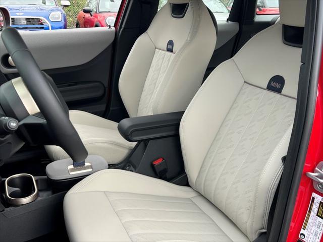 new 2025 MINI Hardtop car, priced at $36,475