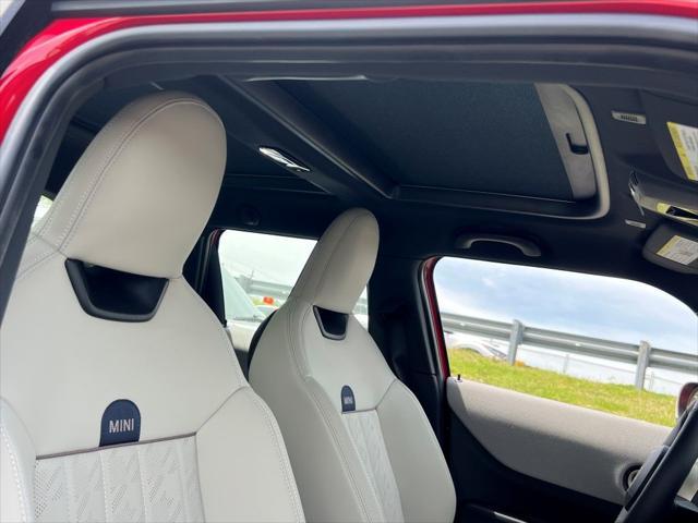 new 2025 MINI Hardtop car, priced at $36,560