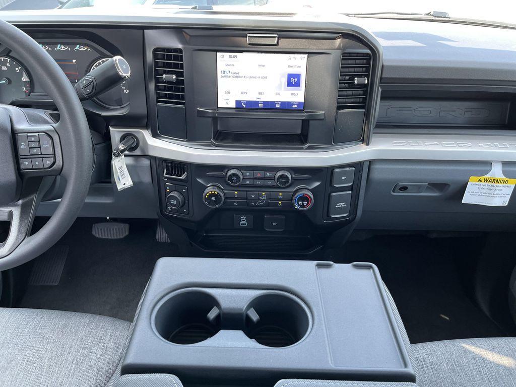 new 2025 Ford F-350 car, priced at $51,965