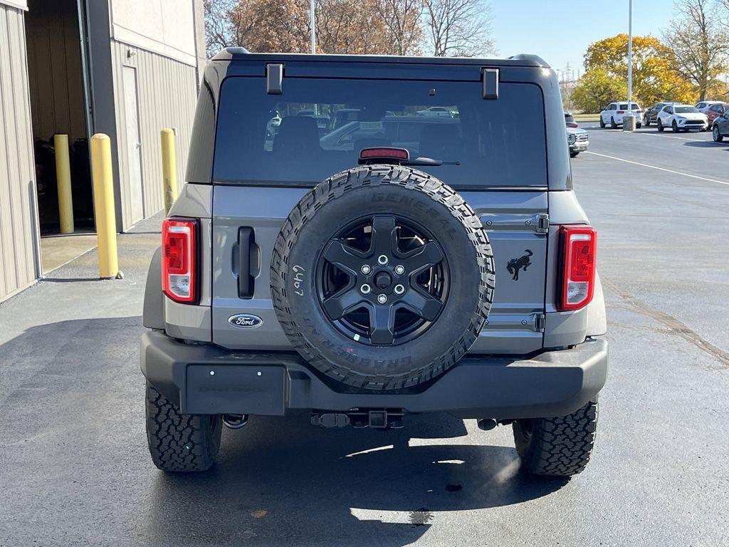 new 2025 Ford Bronco car, priced at $43,557