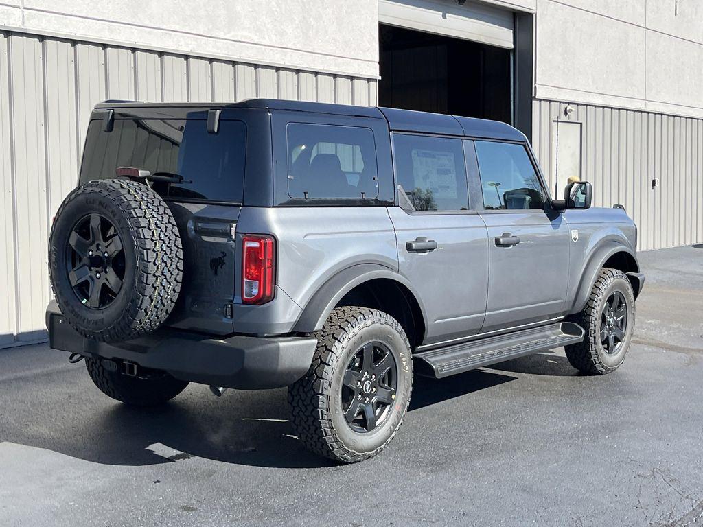 new 2025 Ford Bronco car, priced at $43,557